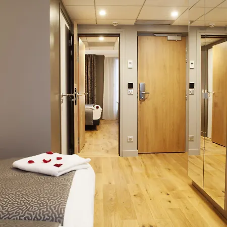 Theoreme מלון 4*