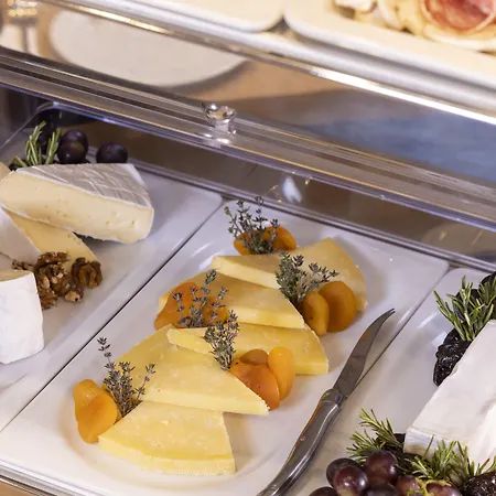 מלון Theoreme 4*