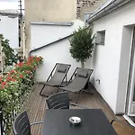 Theoreme 4* Paris